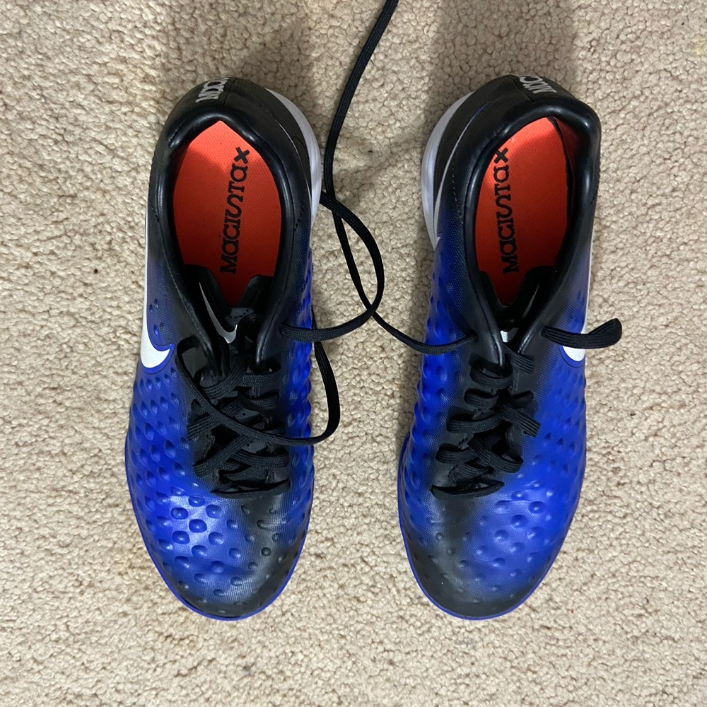 boys nike indoor soccer cleats